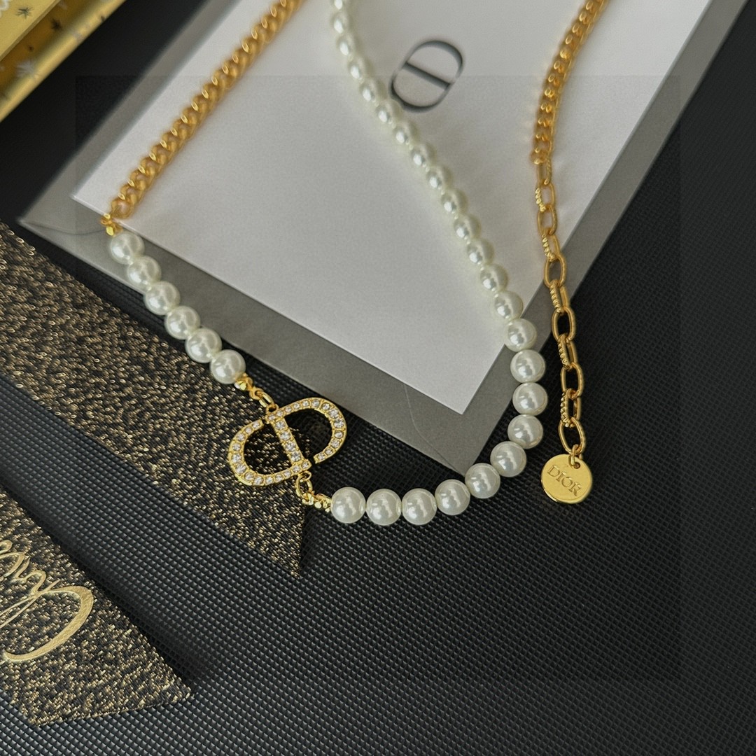 Dior迪奥中古项链专柜一致上新精选原版一致黄铜材质甜美气质高雅.