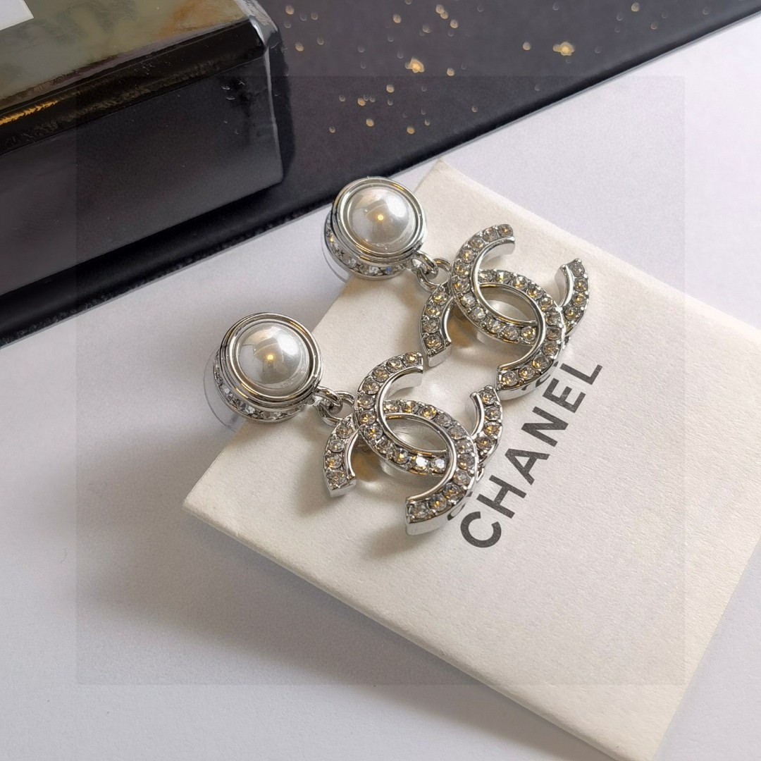 Buy Online
 Chanel Jewelry Earring