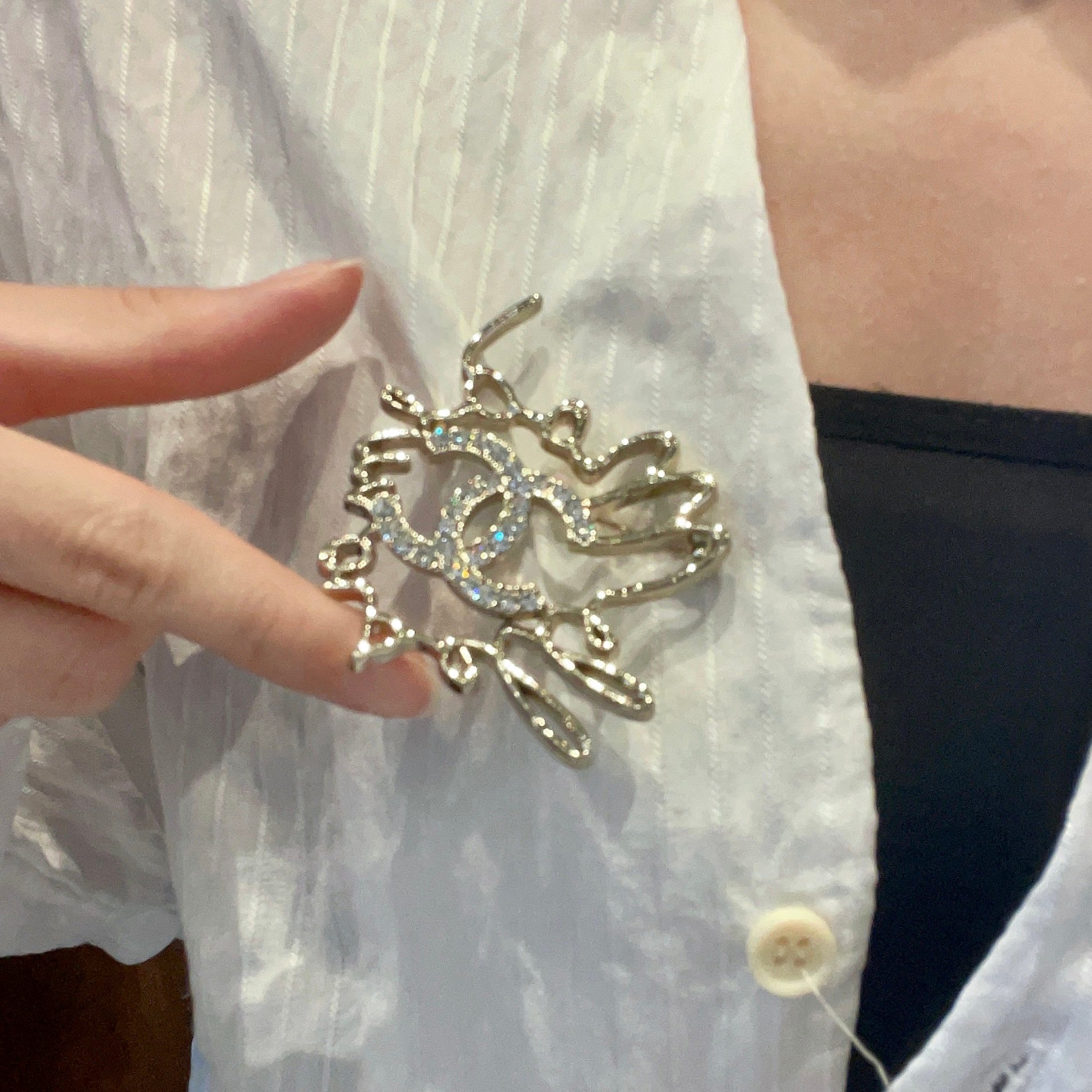 Chanel Jewelry Brooch Set With Diamonds