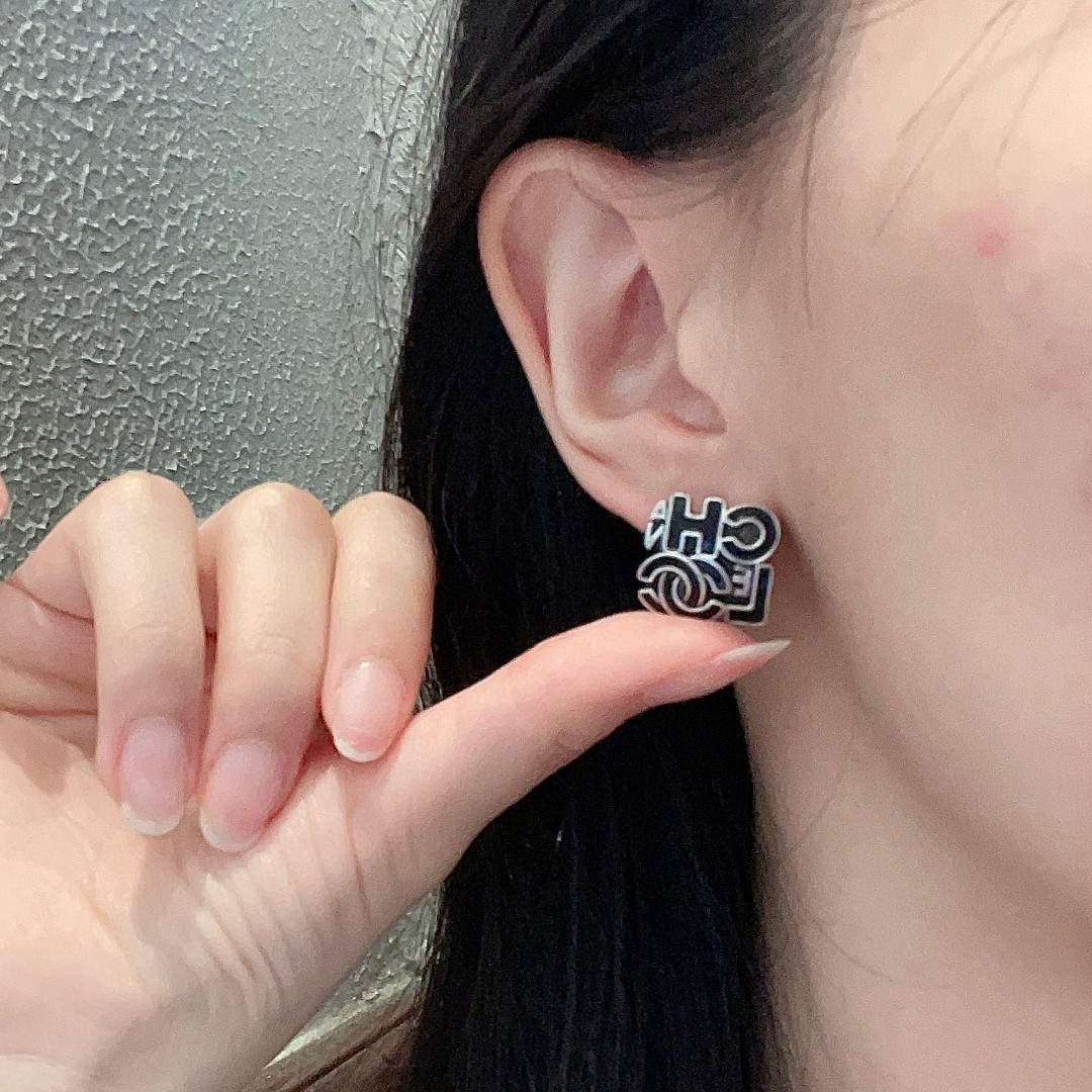 Chanel Top
 Jewelry Earring