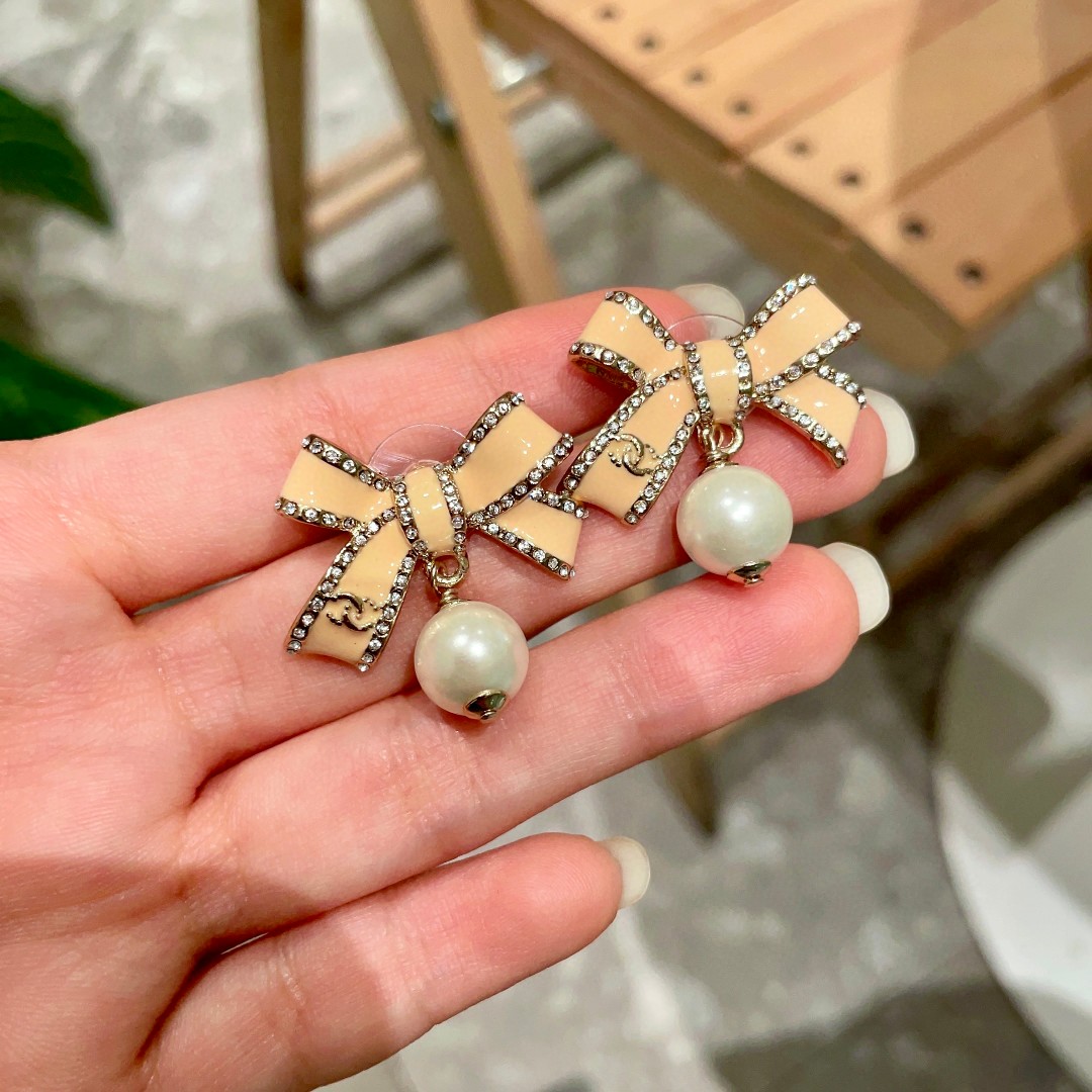 香奈儿✨蝴蝶结🎀双C耳环 4