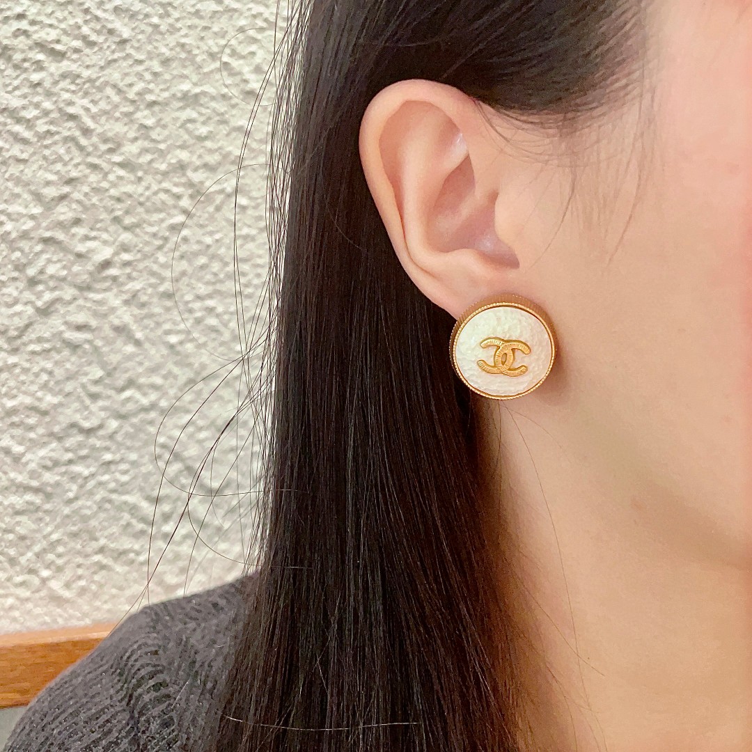 香奈儿经典双C耳钉