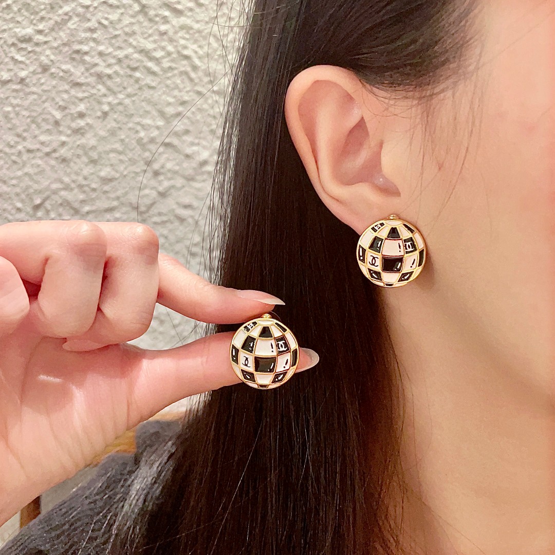 Серьги гвоздики