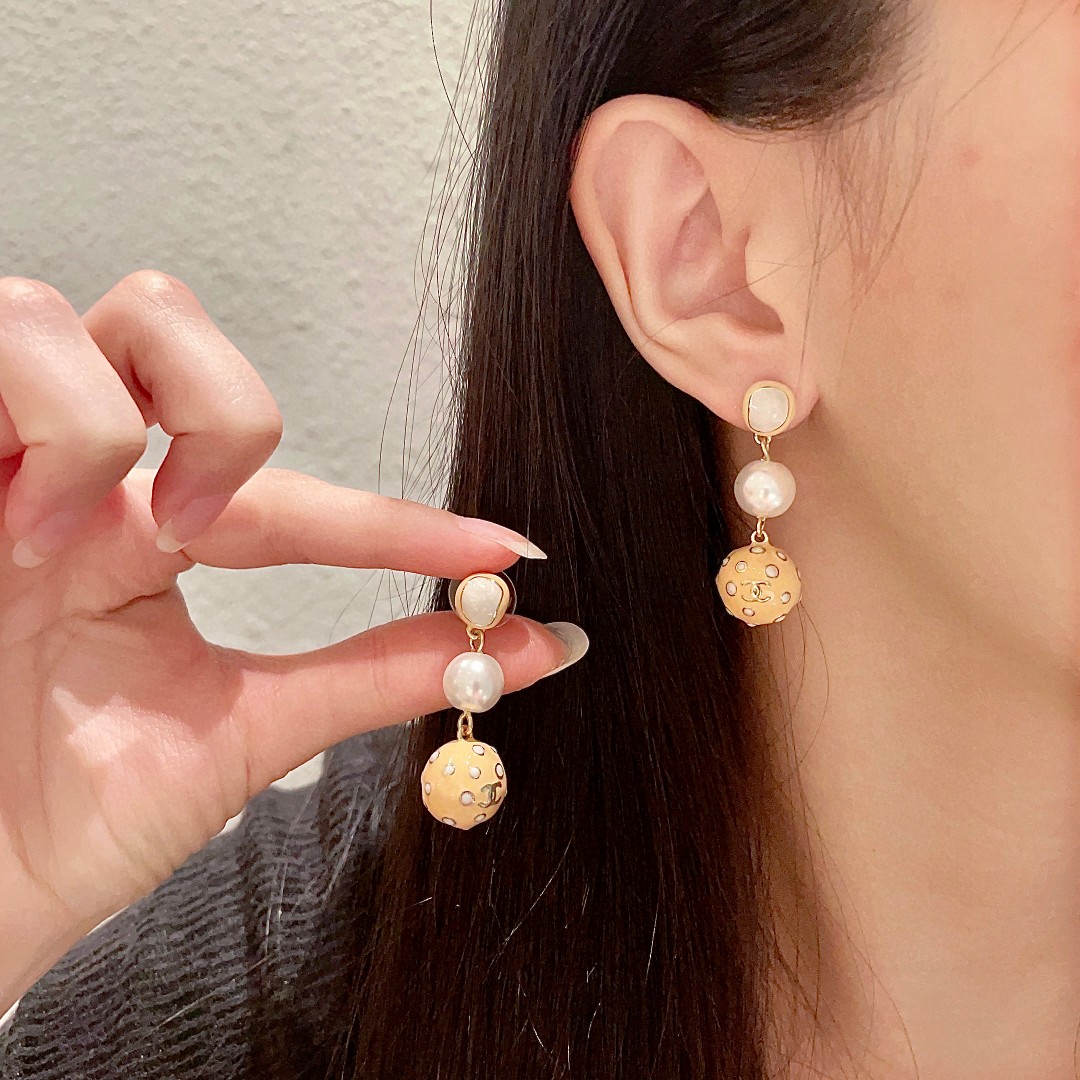  香奈儿✨珍珠双C耳环