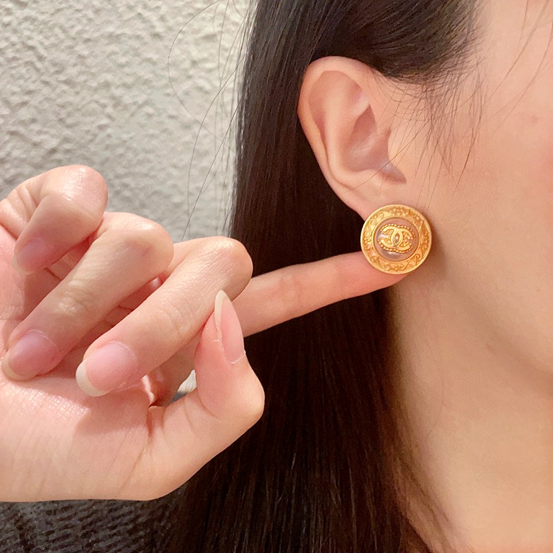  香奈儿✨经典双C耳钉