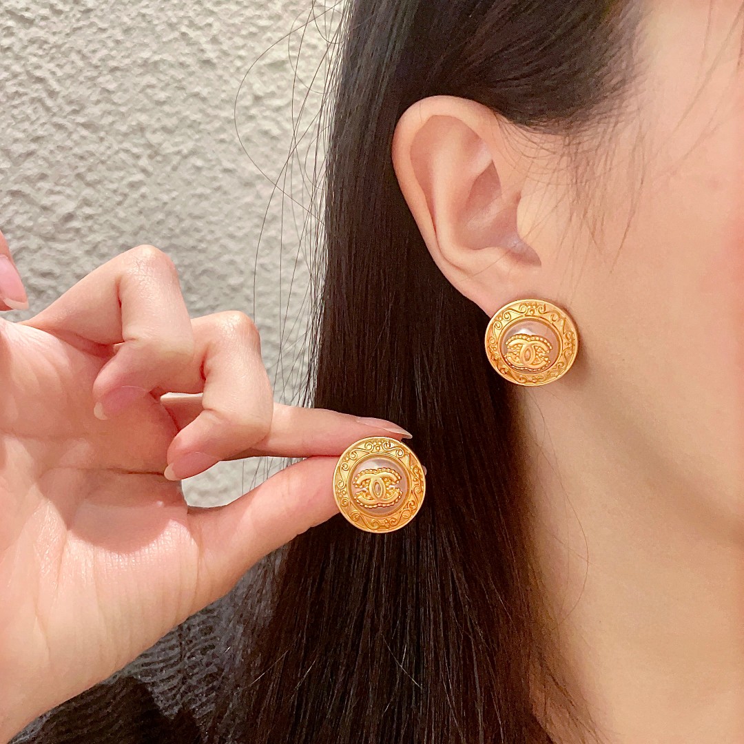  香奈儿✨经典双C耳钉