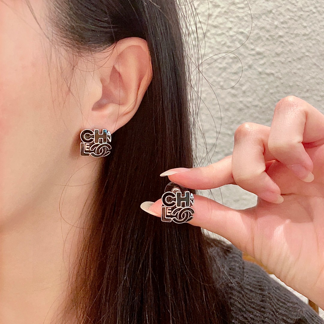 NO:107493,Chanel double C letter earrings, jewelry quality, chanel19860909香奈儿双C字母耳钉,饰品精品,chanel,Jewelry