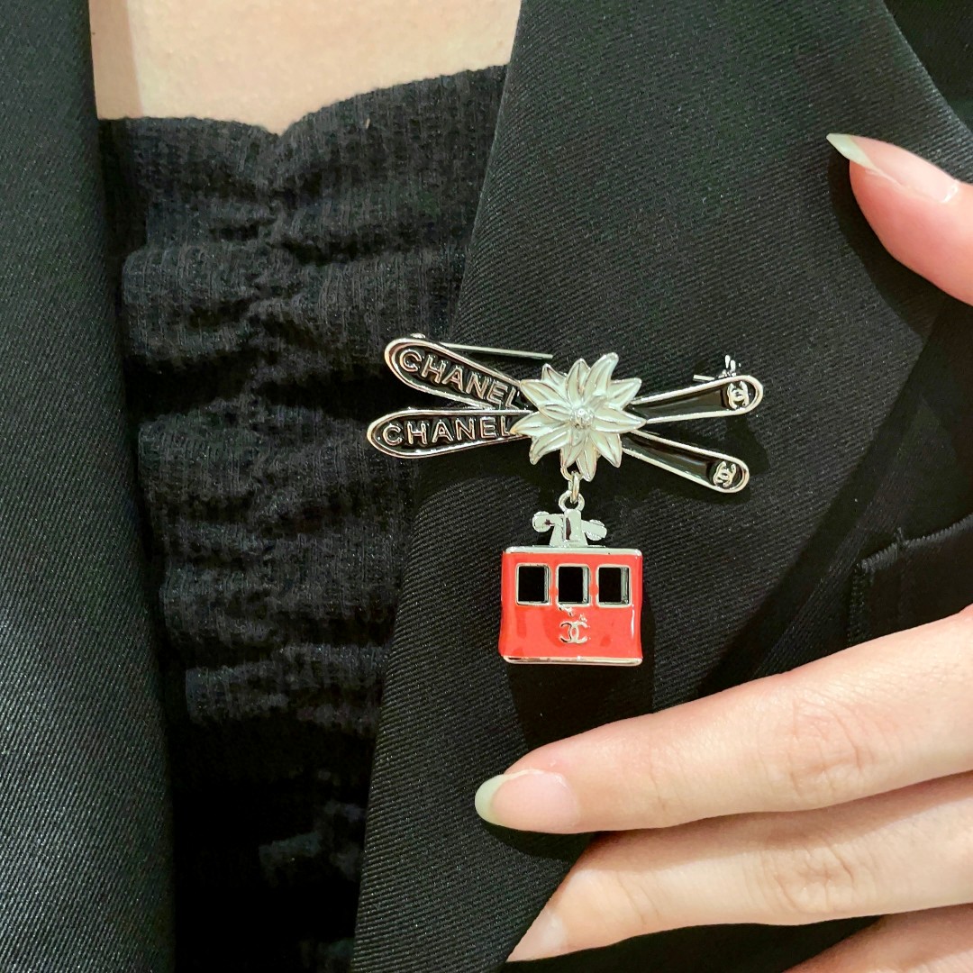 P231 CHANEL B-C PIN