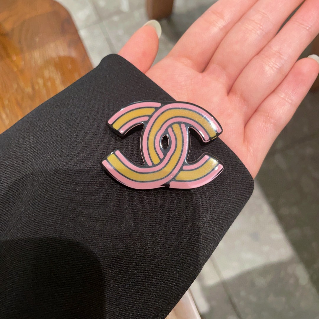 P 198 CHANEL DOUBLE-C BROOCH - 图片 3