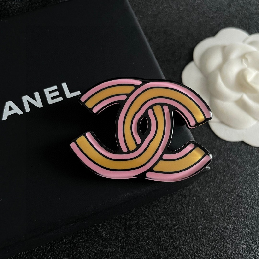 P 198 CHANEL DOUBLE-C BROOCH - 图片 9