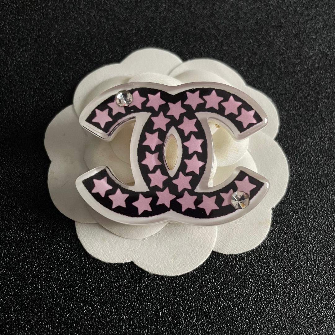 P187 CHANEL’S DOUBLE-C BROOCH - 图片 8