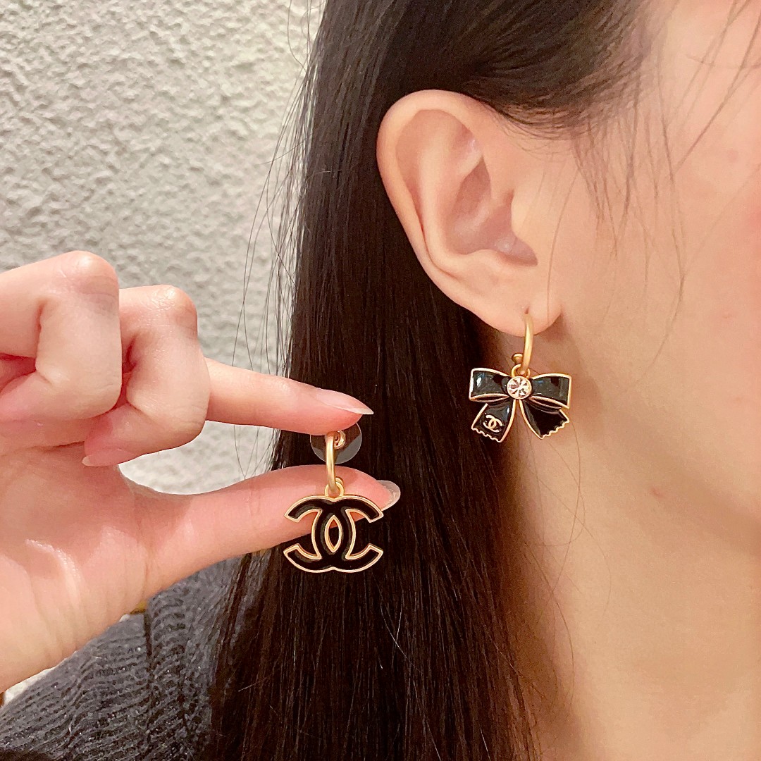 NO:107495,Chanel asymmetric bow double C earrings, jewelry boutique, chanel, earrings19860909香奈儿不对称蝴蝶结双C耳环,饰品精品,chanel,earrings,Jewelry