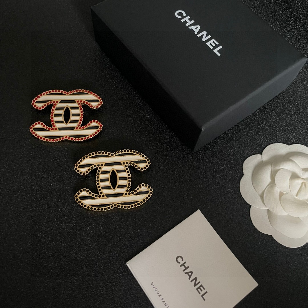 P220 CHANEL DOUBLE-C DRILLED BROOCH - 图片 5