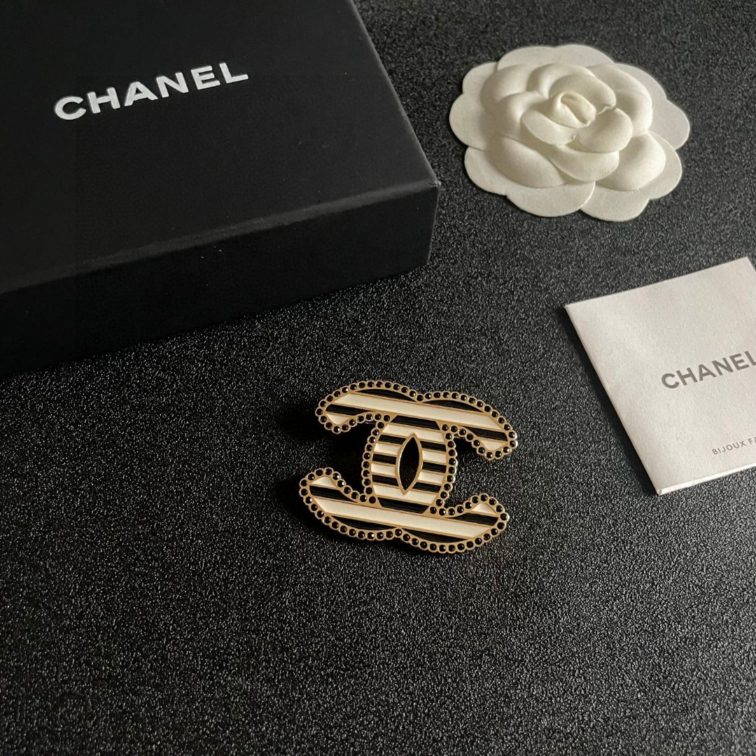 P220 CHANEL DOUBLE-C DRILLED BROOCH - 图片 6