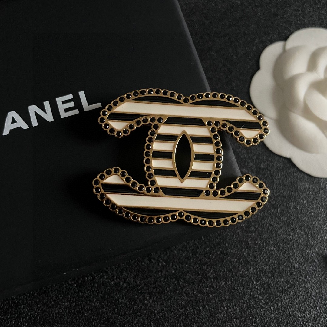 P220 CHANEL DOUBLE-C DRILLED BROOCH - 图片 9