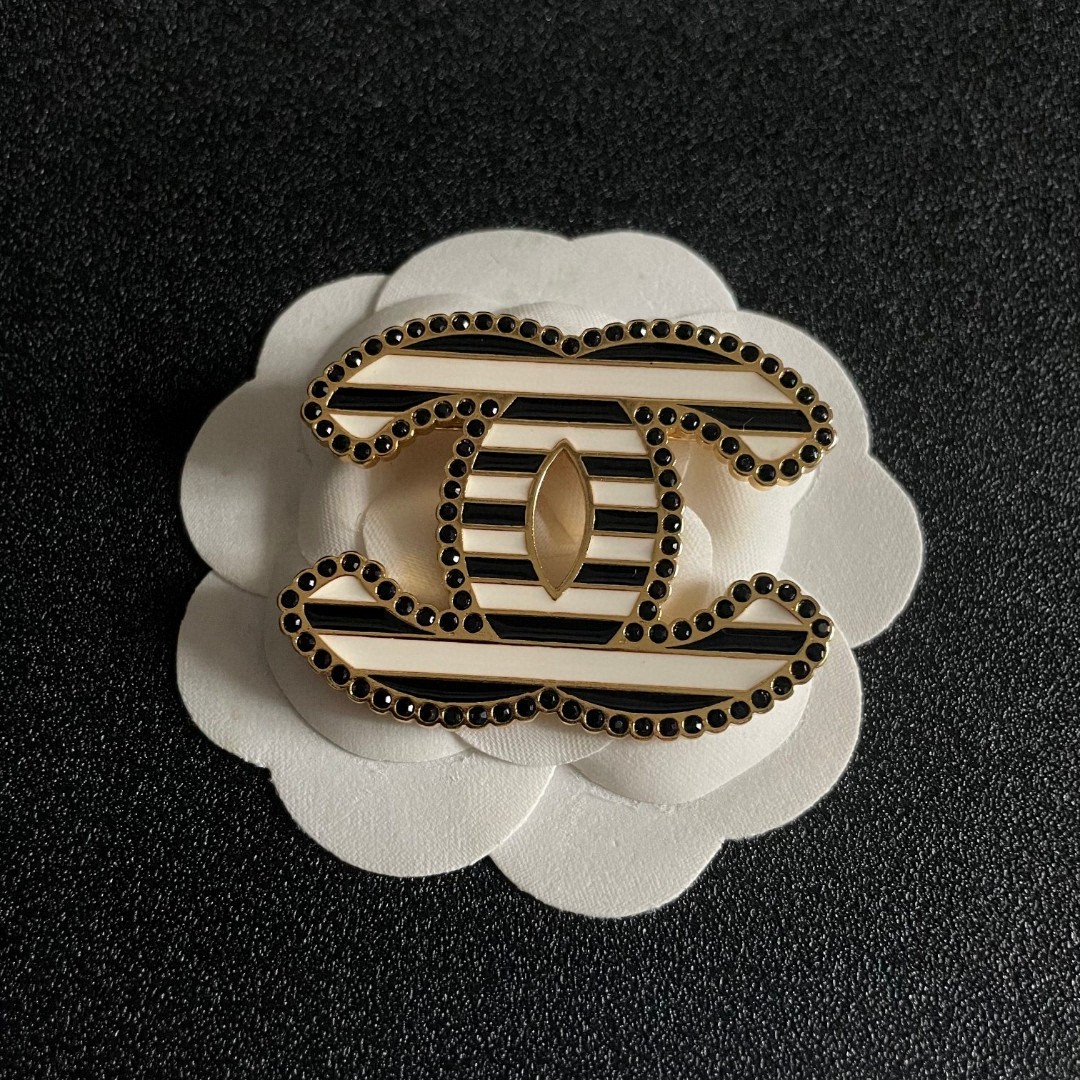 P220 CHANEL DOUBLE-C DRILLED BROOCH - 图片 8