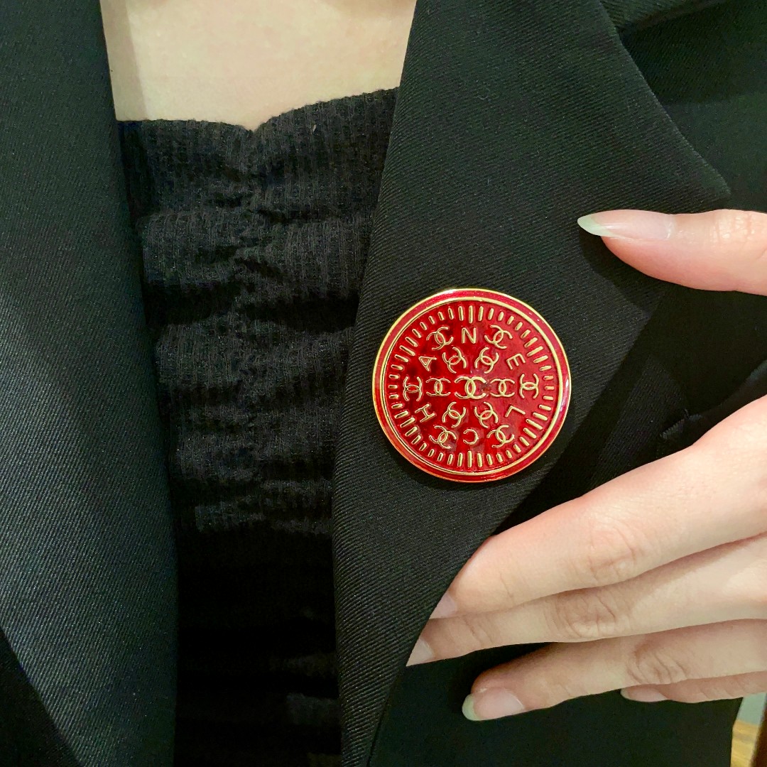 P198 CHANEL CYLINDRICAL DOUBLE-C PIN