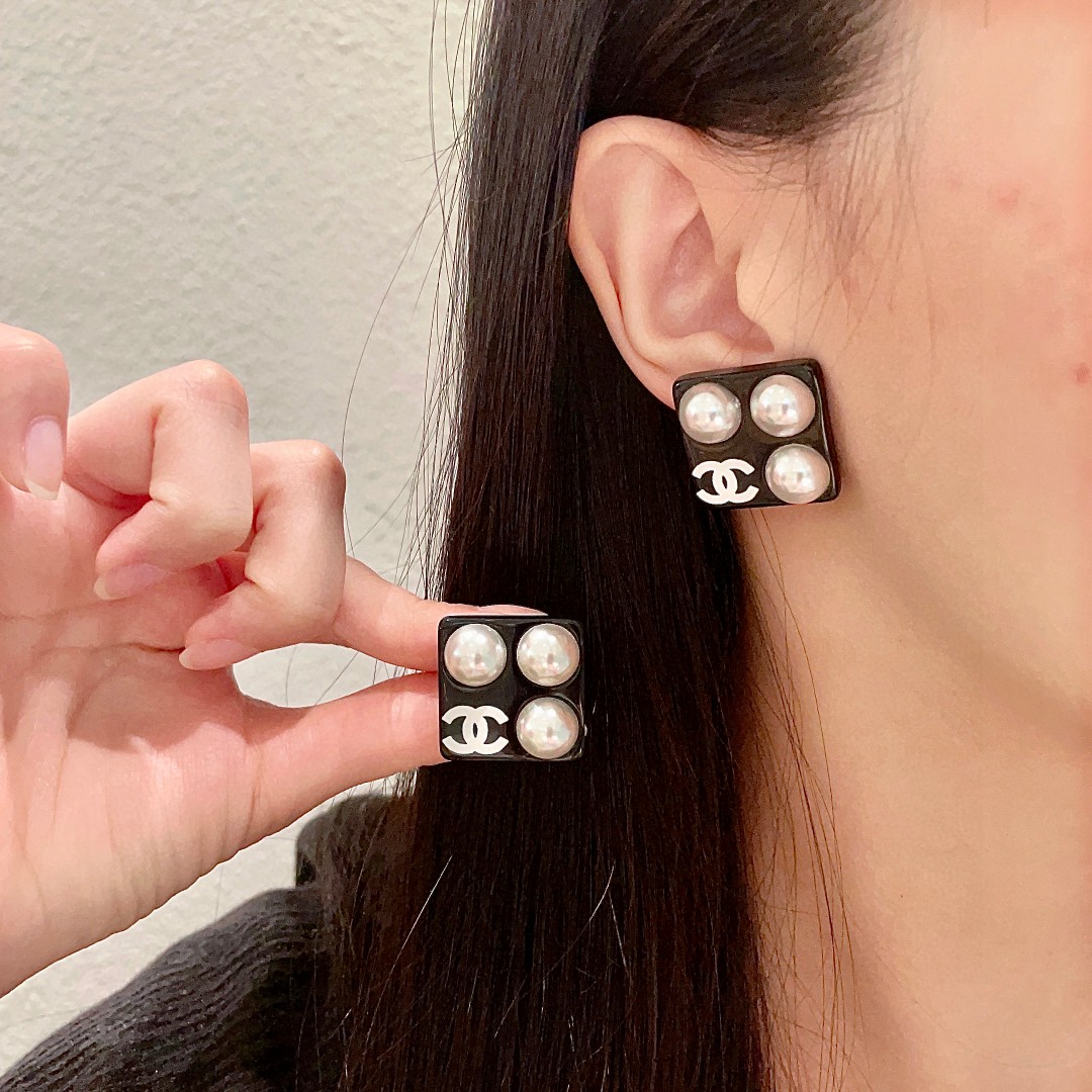 NO:107187,Chanel square pearl double C stud earrings, jewelry quality, chanel19860909香奈儿方块珍珠双C耳钉,饰品精品,chanel,Jewelry