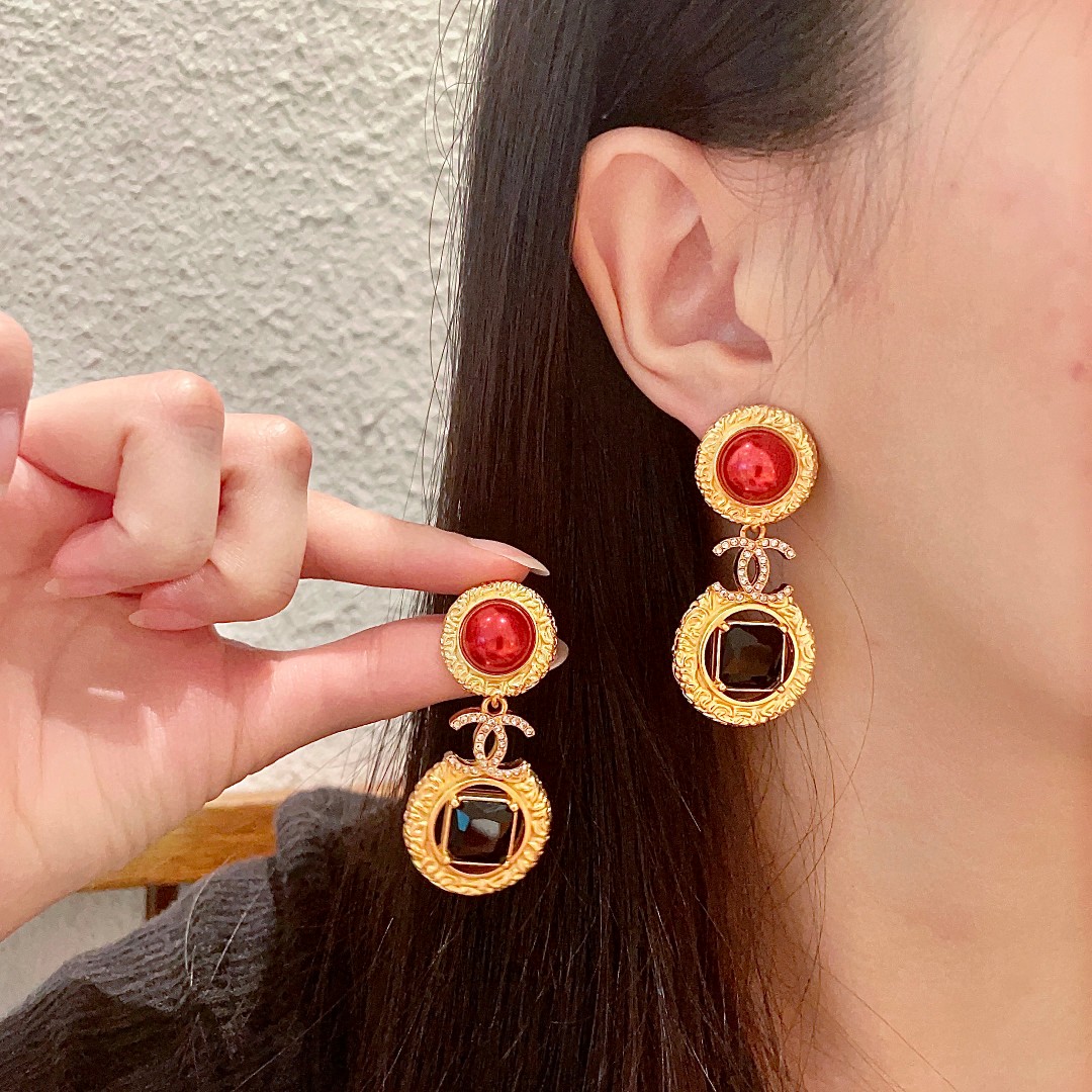 NO:107179,Chanel double C diamond earrings, jewelry boutique, chanel, earrings19860909香奈儿双C镶钻耳环,饰品精品,chanel,earrings,Jewelry