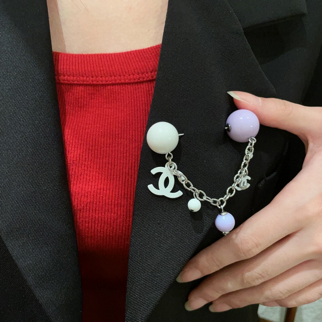 P187 CHANEL ✨DUPHAMPHETAMINE CHAIN COLOR BALL BROOCH