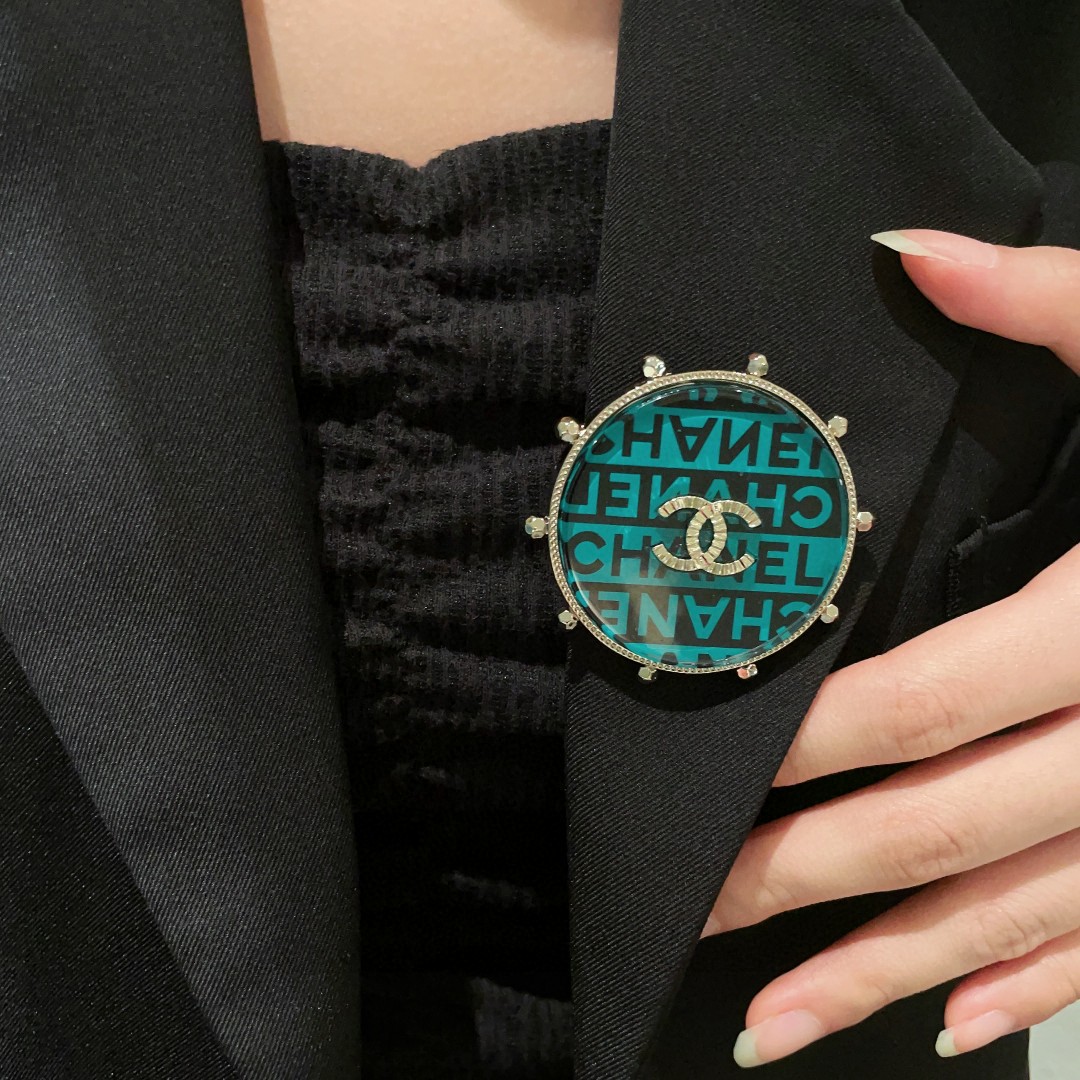 P209 CHANEL B-C PIN