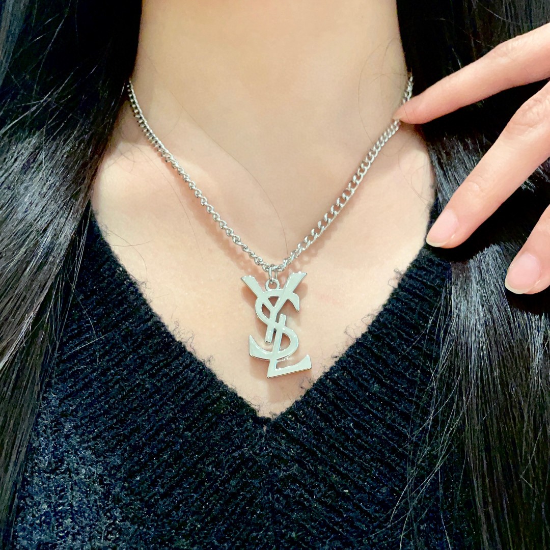 💰280 圣罗兰✨经典字母项链