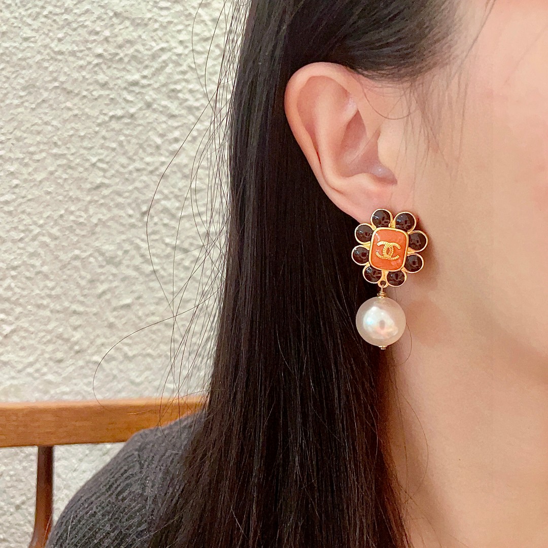  香奈儿✨珍珠双C耳环