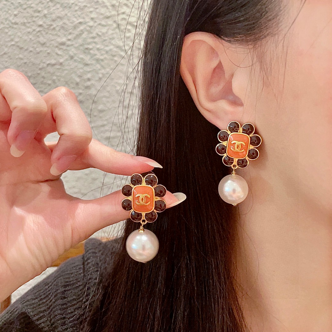  香奈儿✨珍珠双C耳环