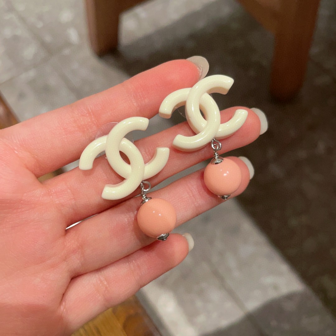   香奈儿✨珍珠双C耳环