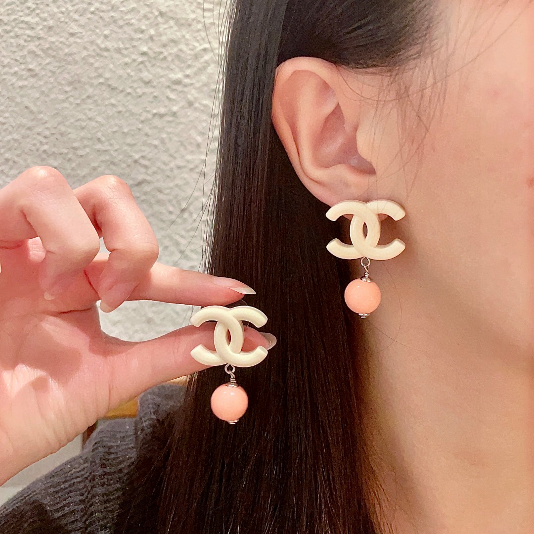   香奈儿✨珍珠双C耳环