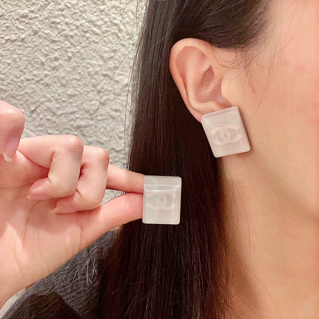   香奈儿✨方形双C耳钉