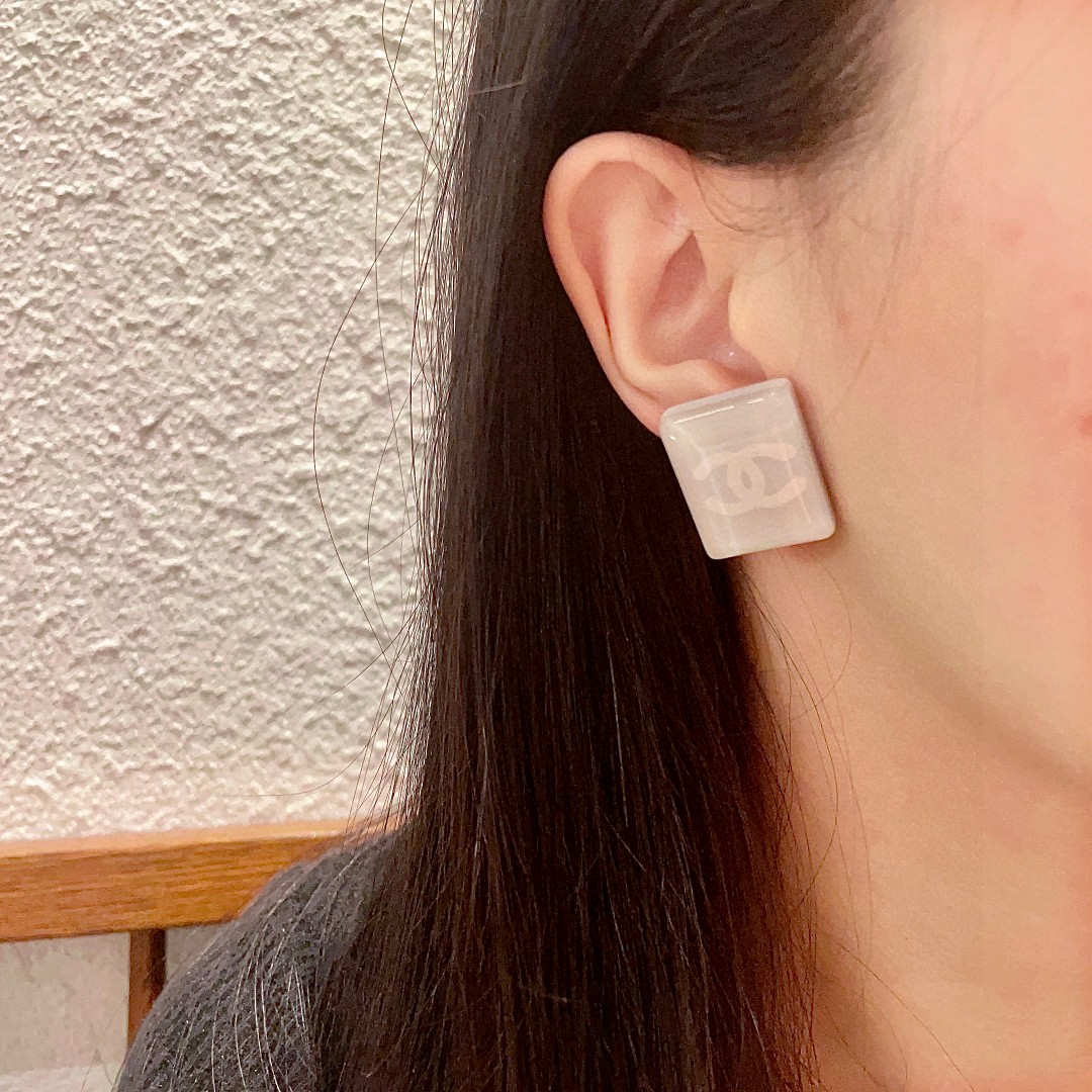   香奈儿✨方形双C耳钉
