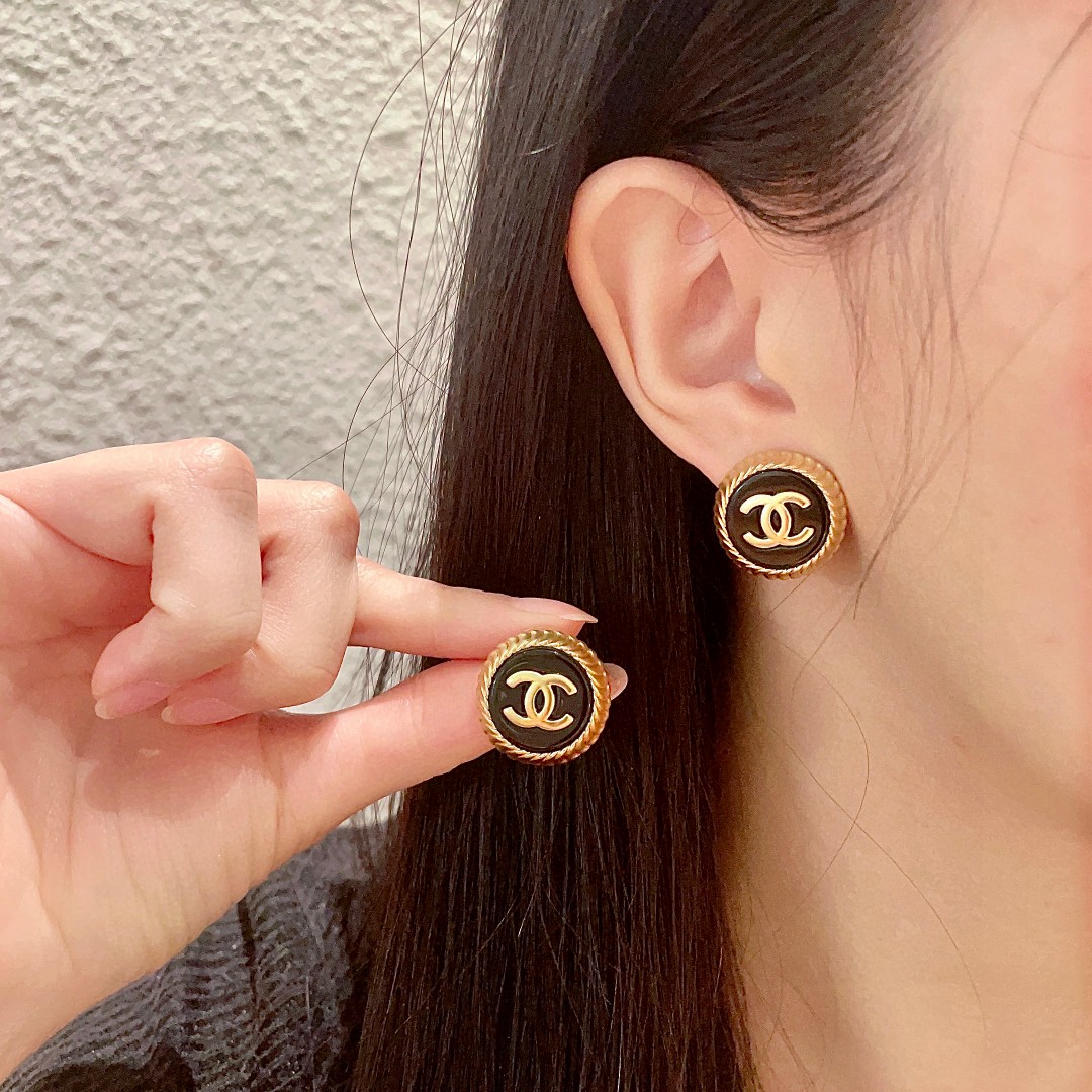  香奈儿✨经典双C耳钉