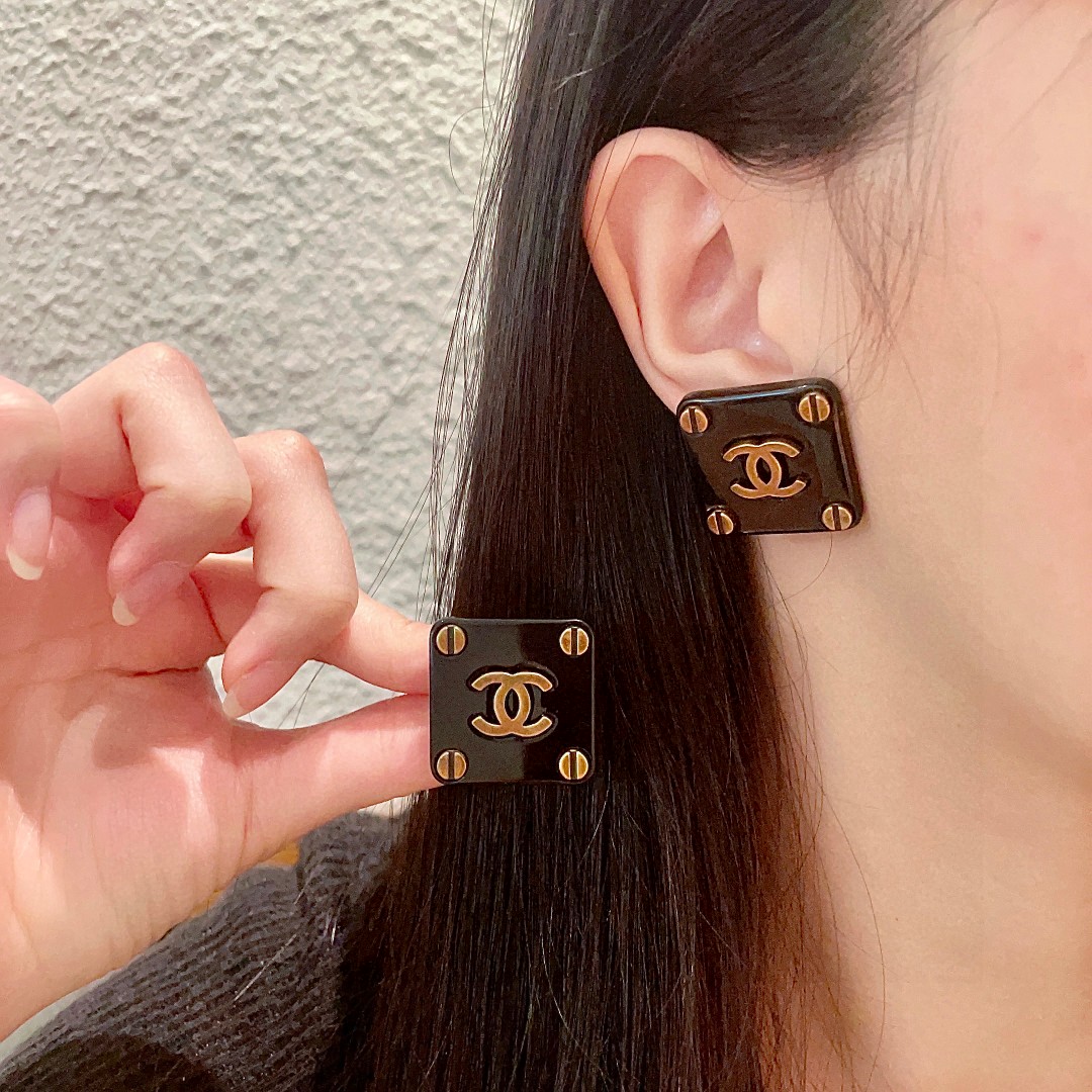  香奈儿✨方形双C耳钉