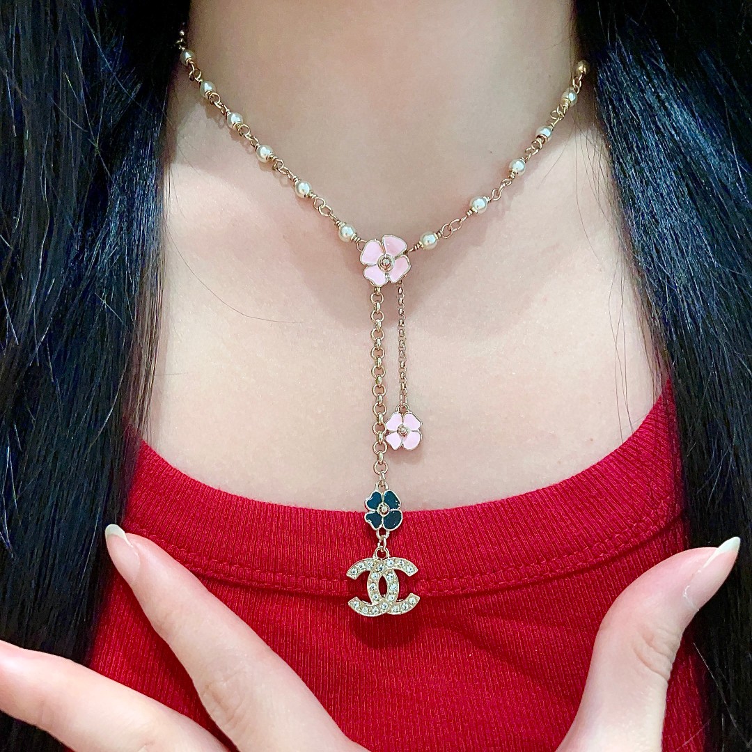  香奈儿✨山茶花🌸双C项链