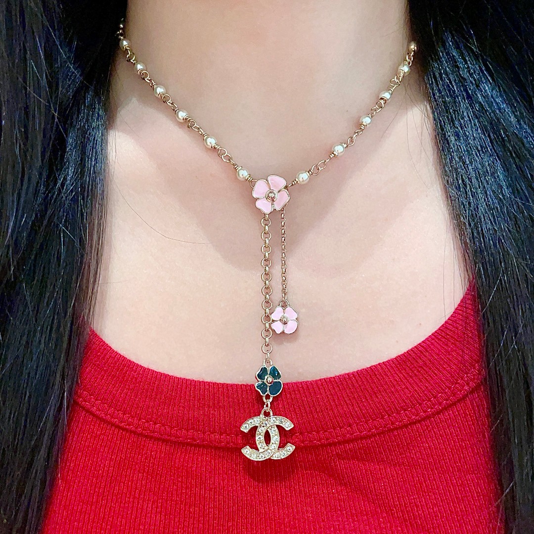  香奈儿✨山茶花🌸双C项链