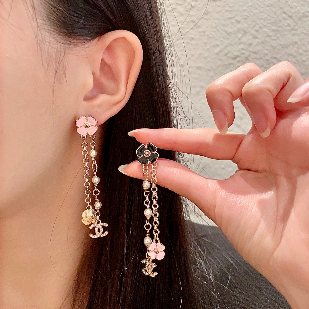  香奈儿✨山茶花🌸双C耳环