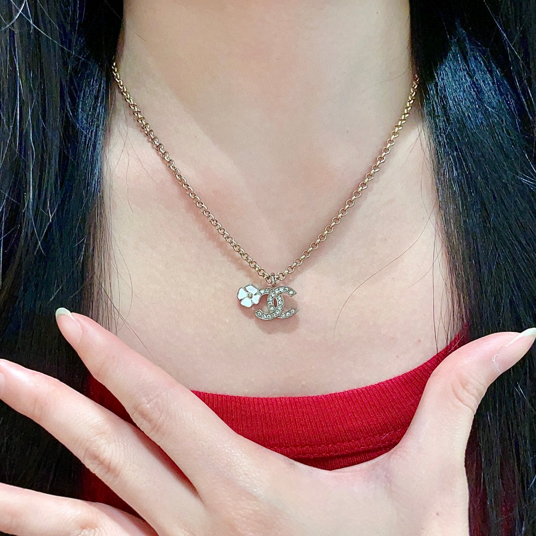  香奈儿✨山茶花🌸双C项链