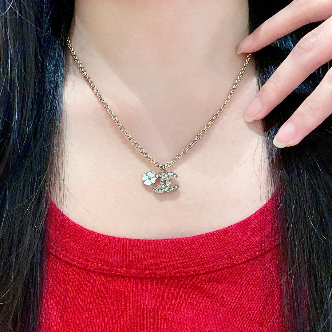  香奈儿✨山茶花🌸双C项链
