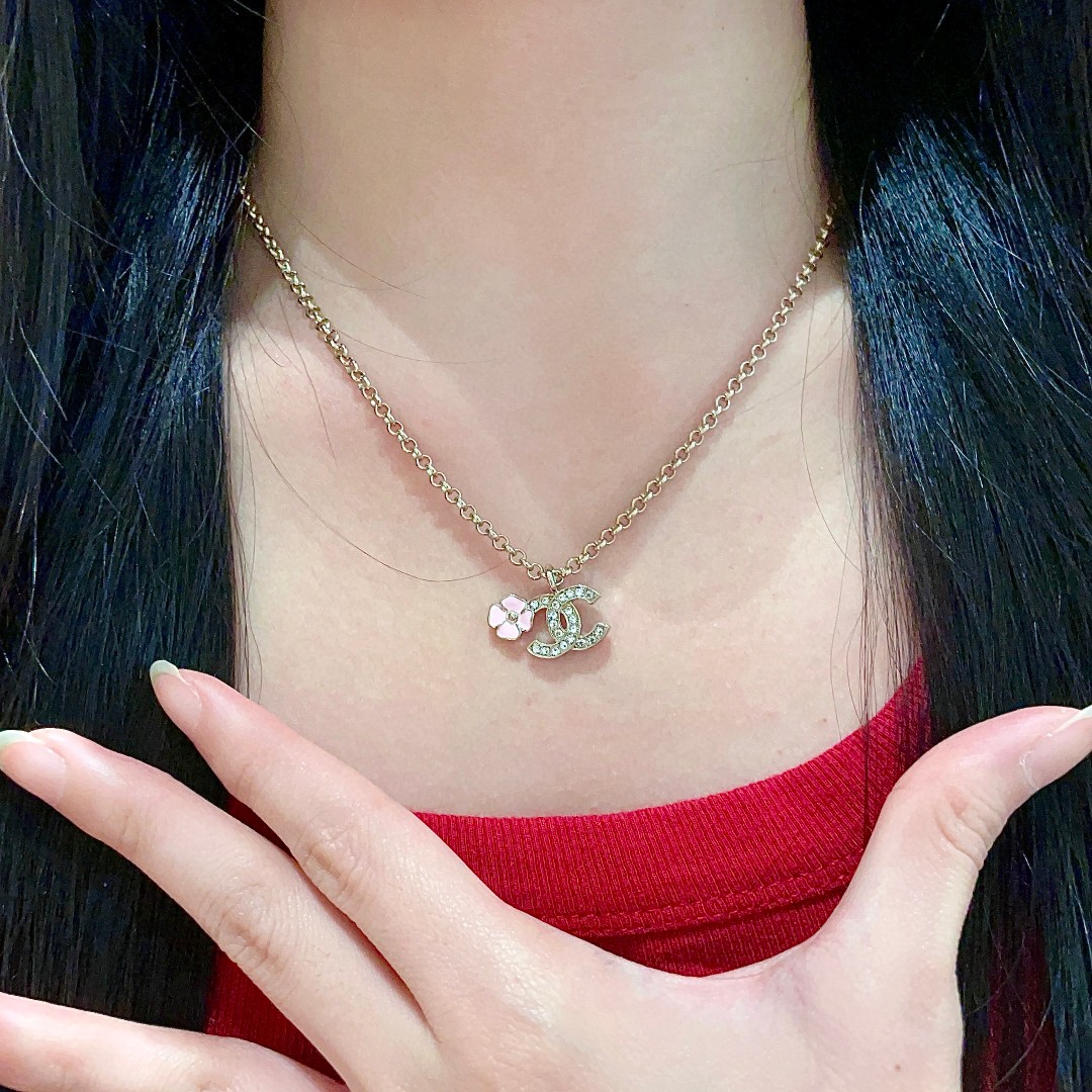 香奈儿✨山茶花🌸双C项链