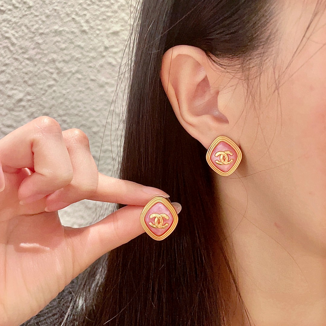  香奈儿✨经典双C耳钉