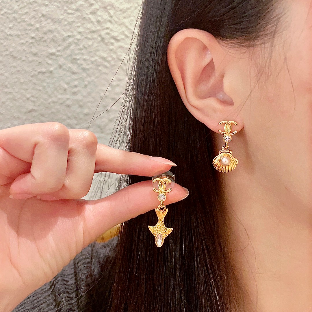   香奈儿✨经典双C耳环