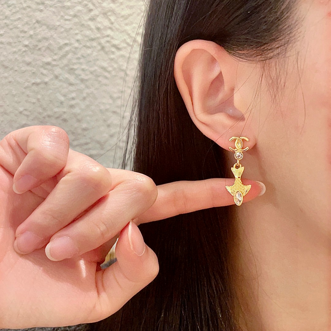   香奈儿✨经典双C耳环