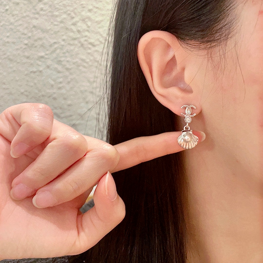  香奈儿✨经典双C耳环