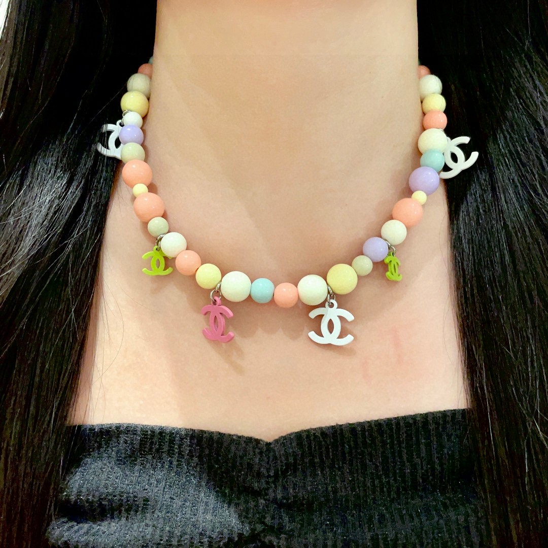  香奈儿✨彩色马卡龙色系多吊坠圆球双C项链