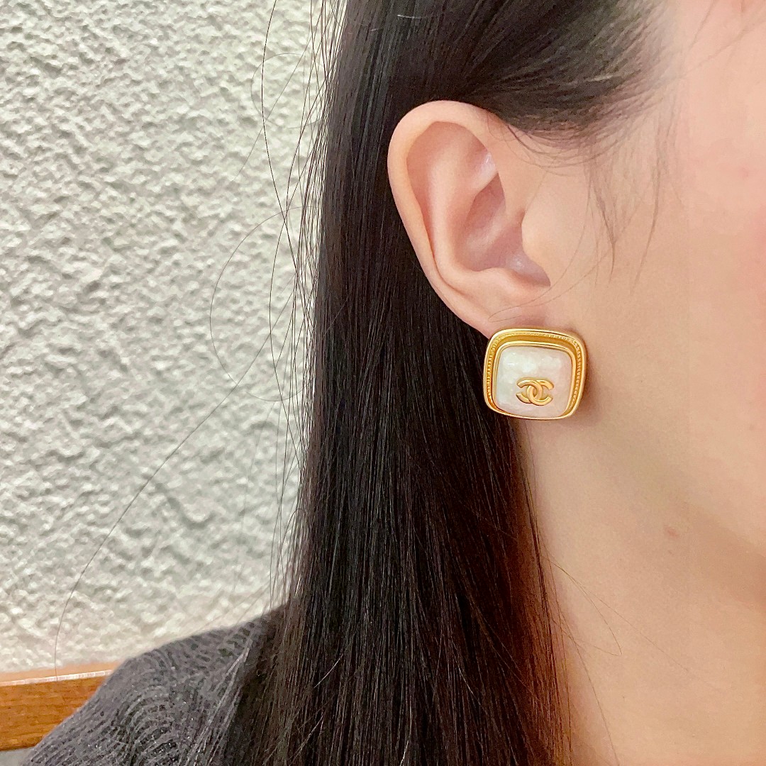  香奈儿✨经典双C耳钉
