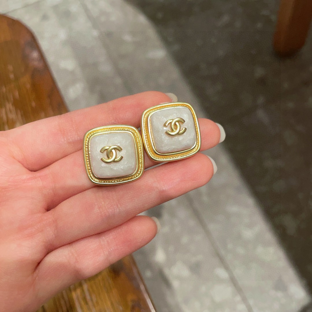  香奈儿✨经典双C耳钉