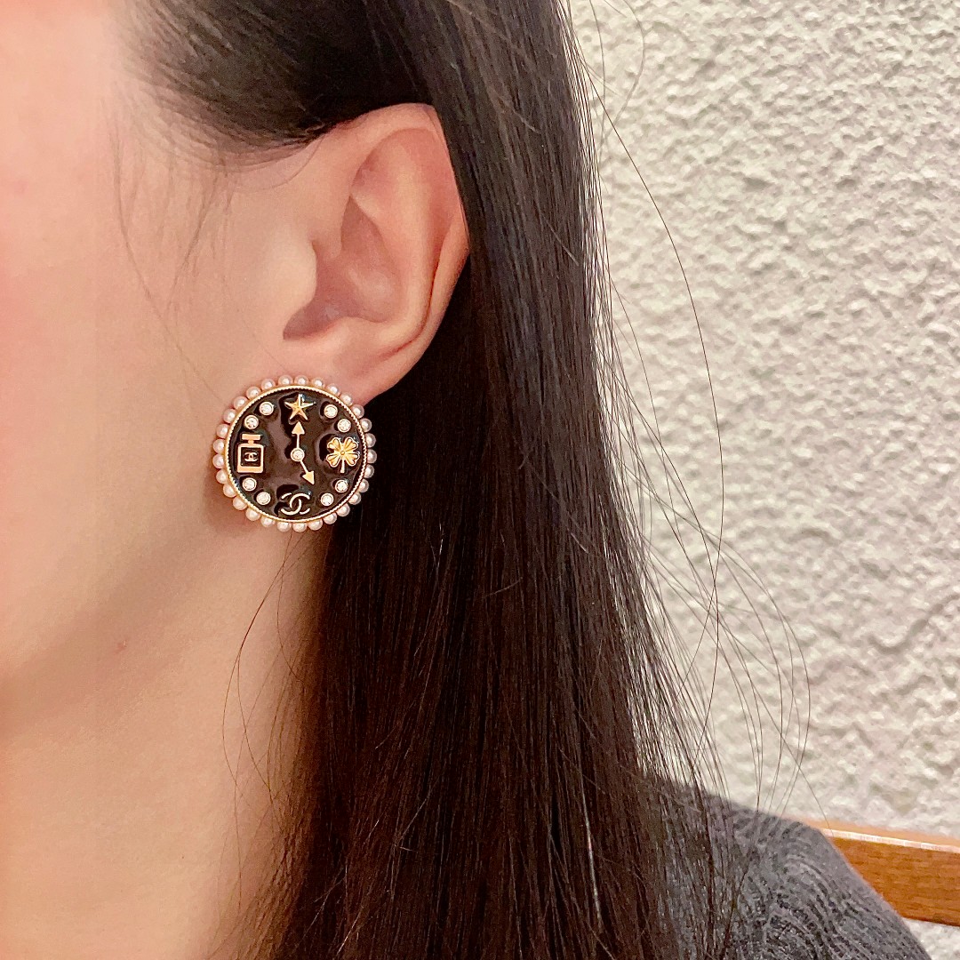  香奈儿✨香水瓶♒双C耳钉