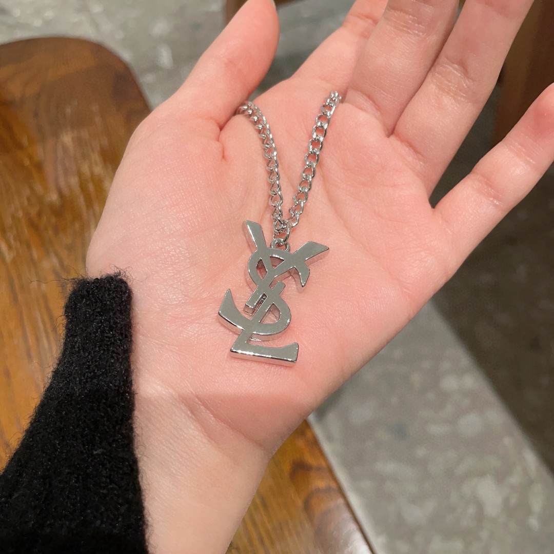  圣罗兰✨经典字母项链