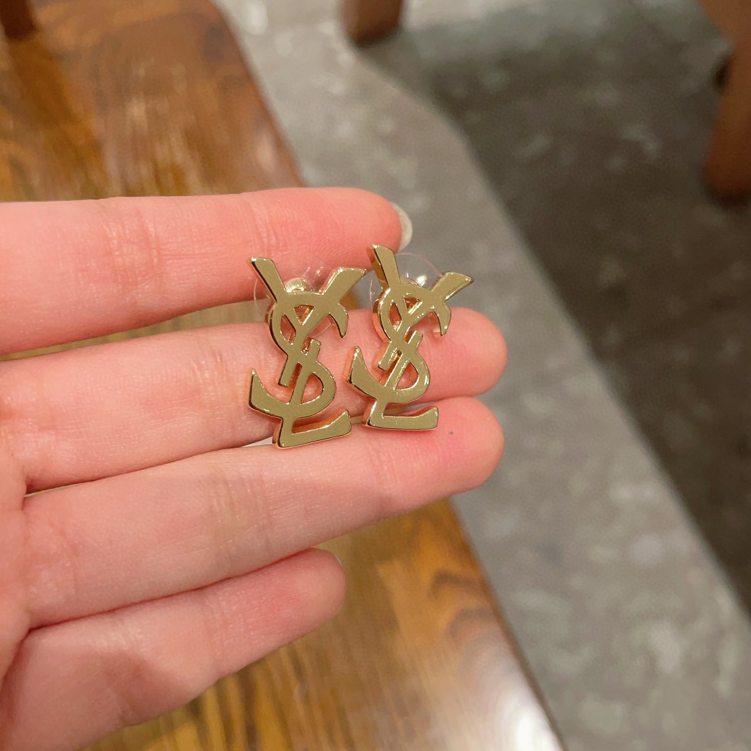  圣罗兰✨经典字母耳钉